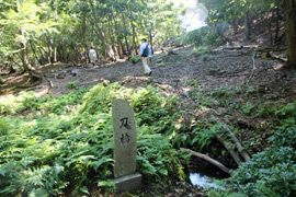 刀橋の石柱