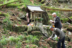 奥の院