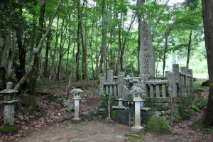 鎮座地